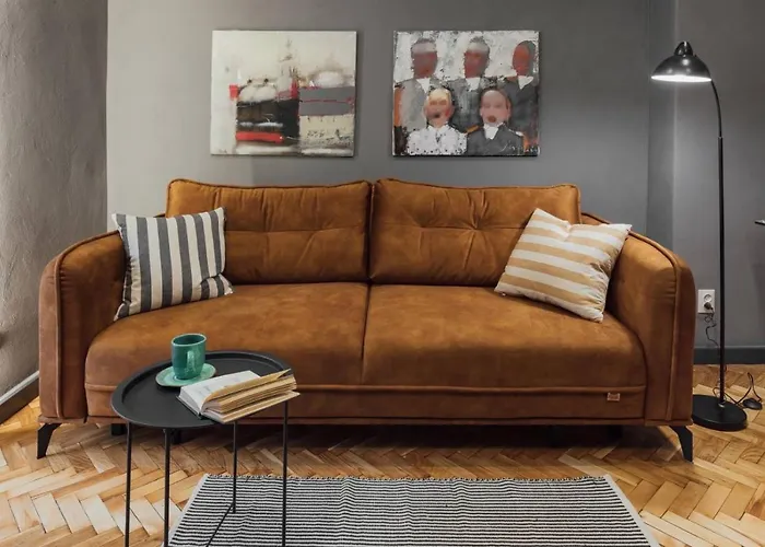 Apartment On Hnatiuka With Parking